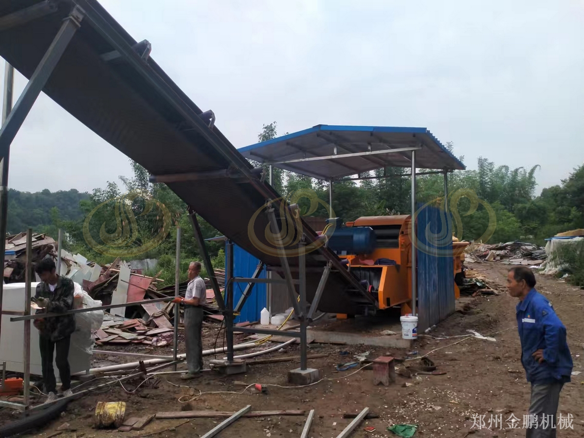 郑州金鹏破碎树木的机器在园林树枝生物质燃料预粉碎处理中的应用