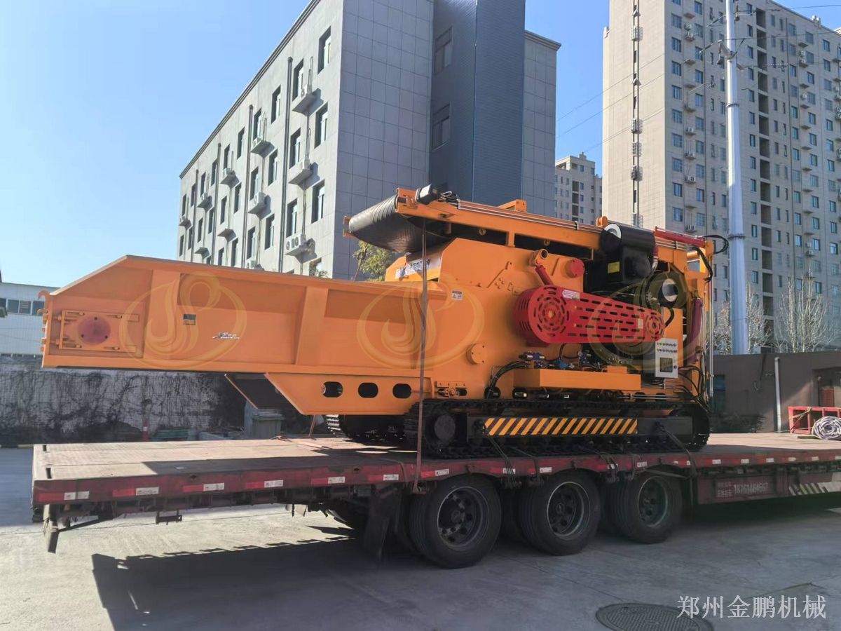 郑州金鹏板厂木材粉碎机用于板材边角料预粉碎处理