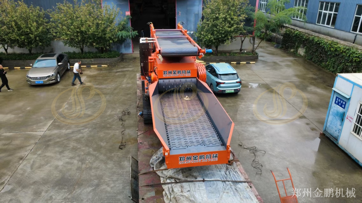 郑州金鹏建筑模板破碎机厂家提供废旧模板预粉碎处理方案