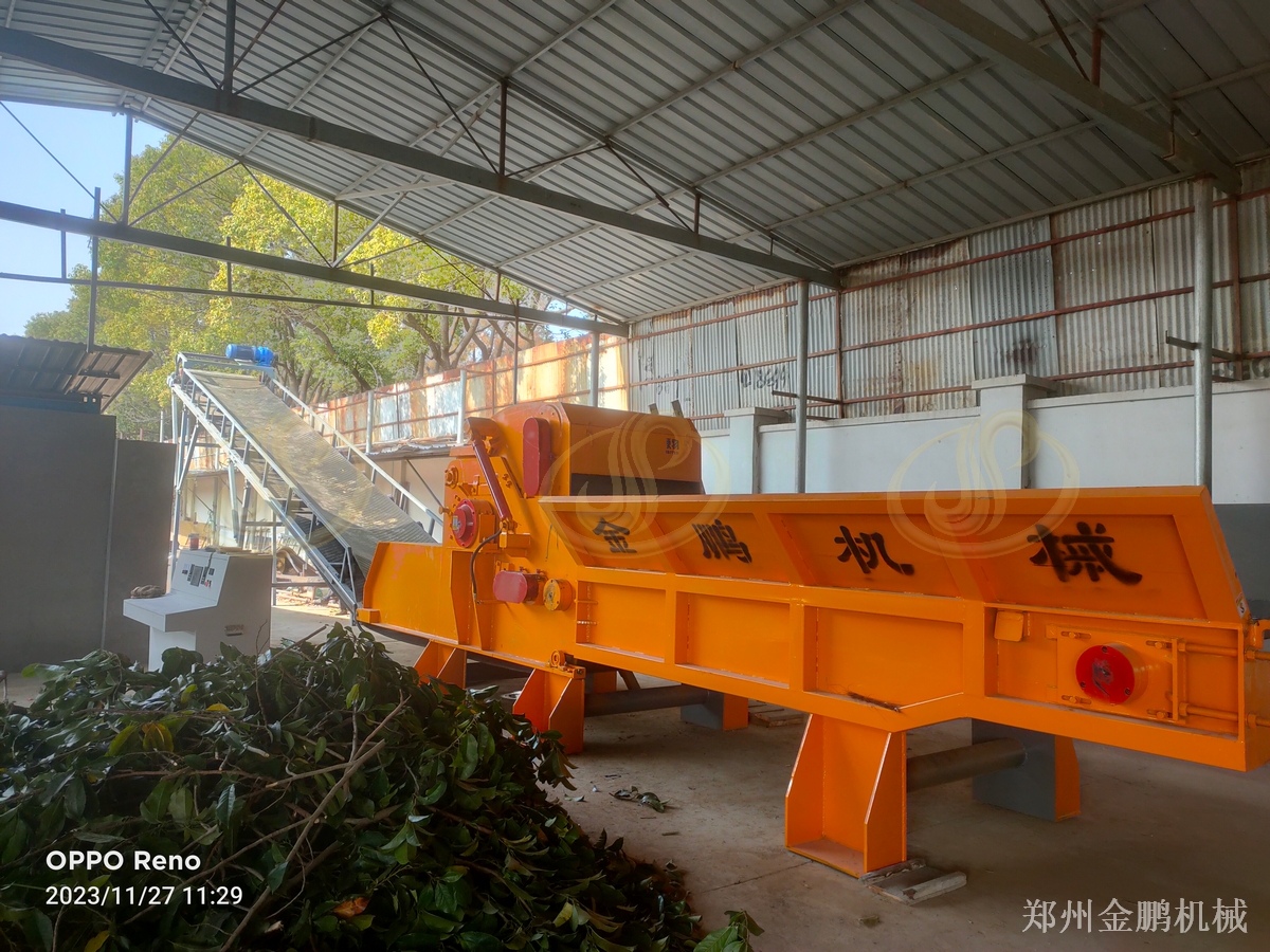 郑州金鹏大型全自动树枝粉碎机用于生物质燃料预处理