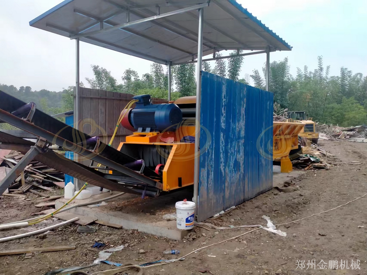 郑州金鹏大型树枝木材粉碎机用于树枝破碎减容