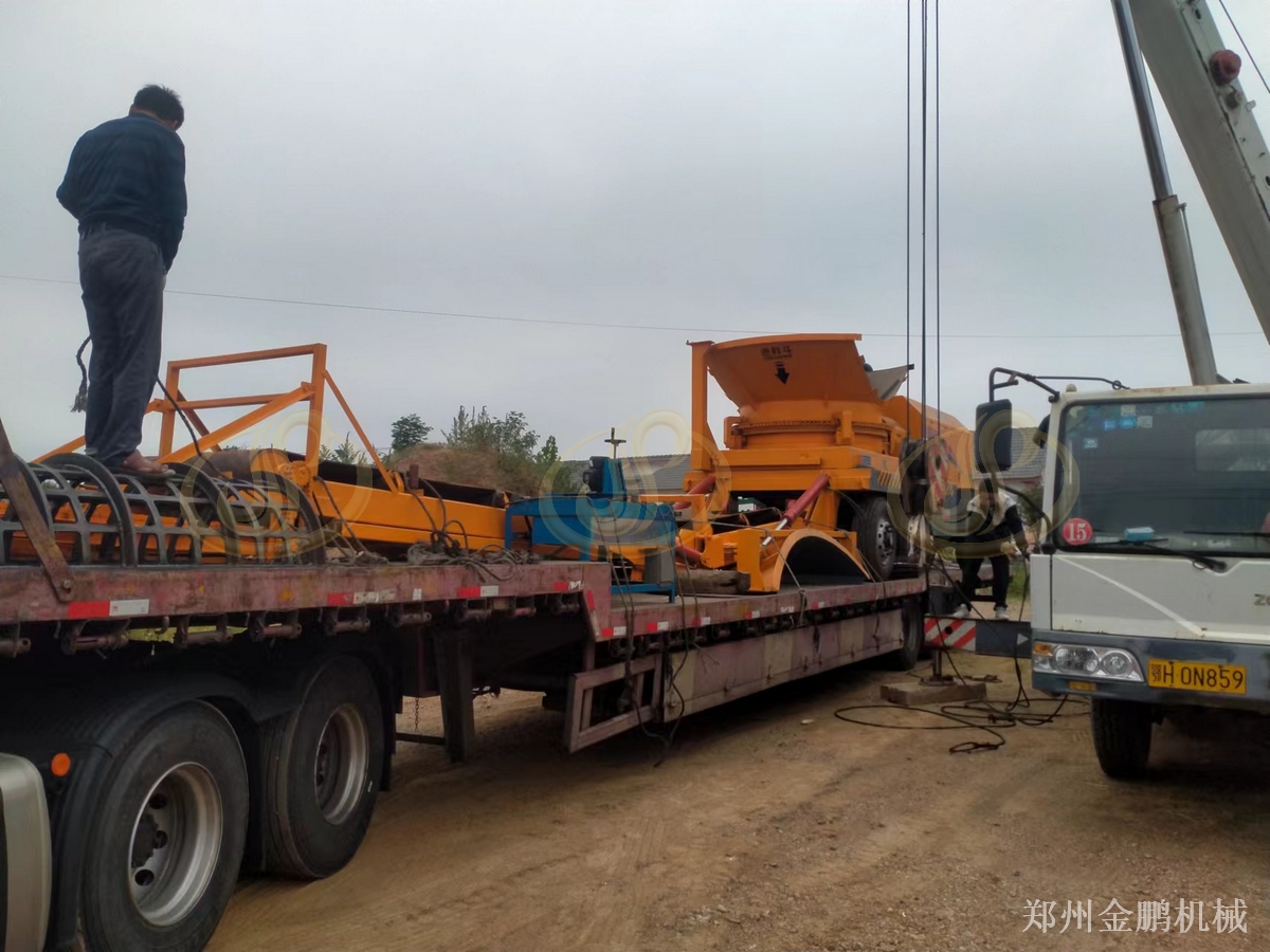 郑州金鹏圆盘破碎机处理大块硬质木料的应用