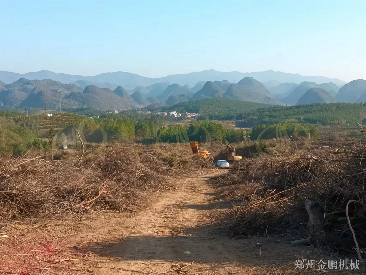 郑州金鹏树墩粉碎机用于树根树墩的大块硬质破碎